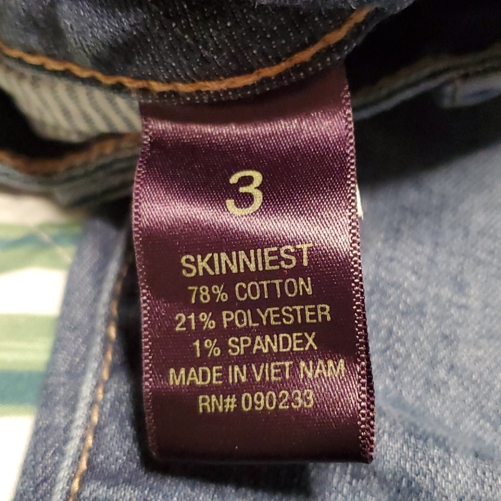 Bullhead Jeans - Picture 3 of 8